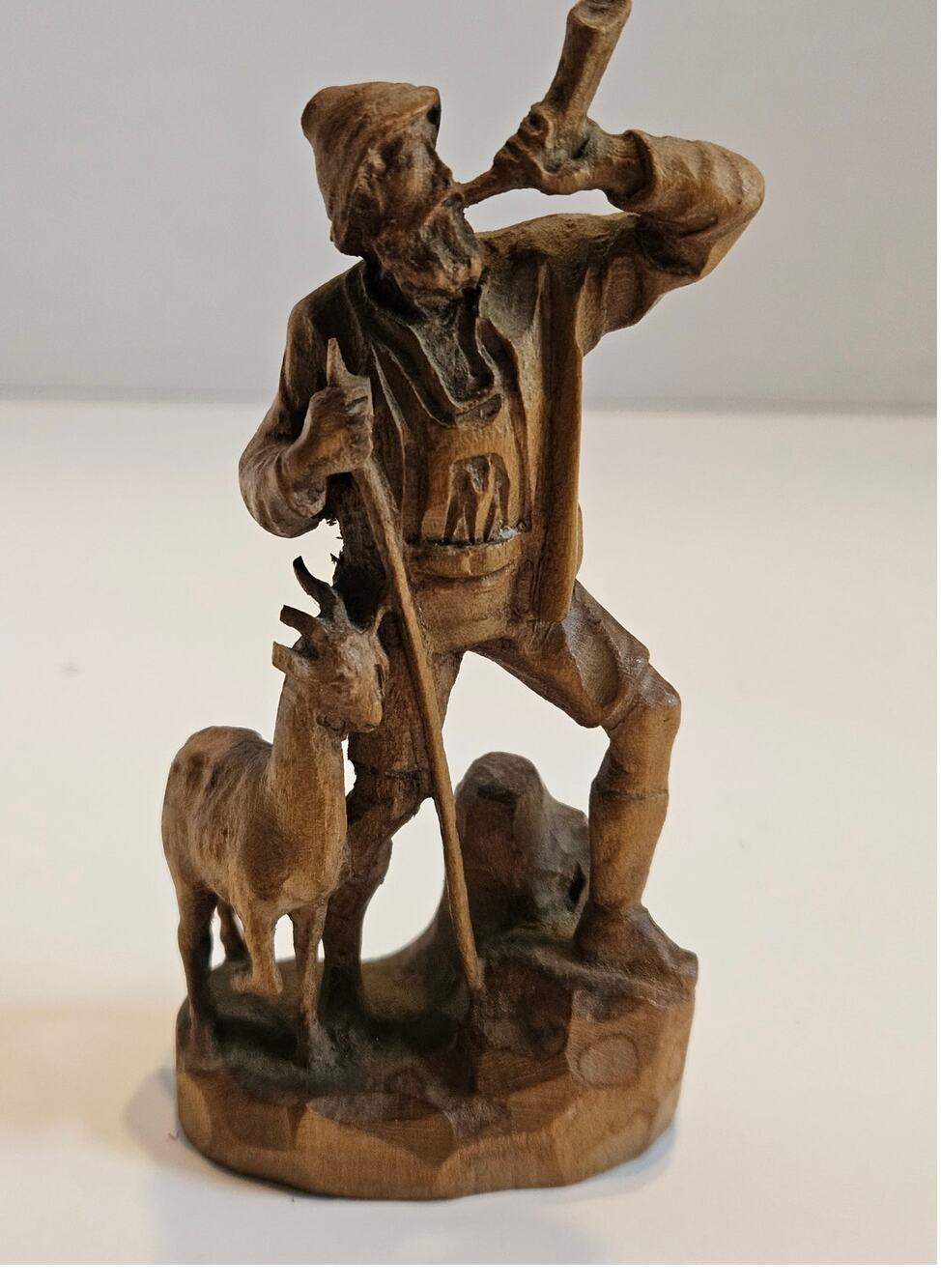 Vintage Hand Carved Wood Mountain Man blowing horn Deer Figurine 4"x2" read